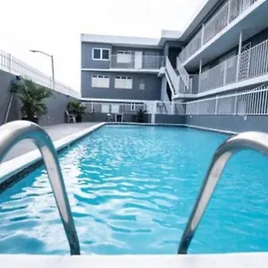 Apartment Modern 2br With Kingbed In The Heart Of Isla Verde Strip, San Juan